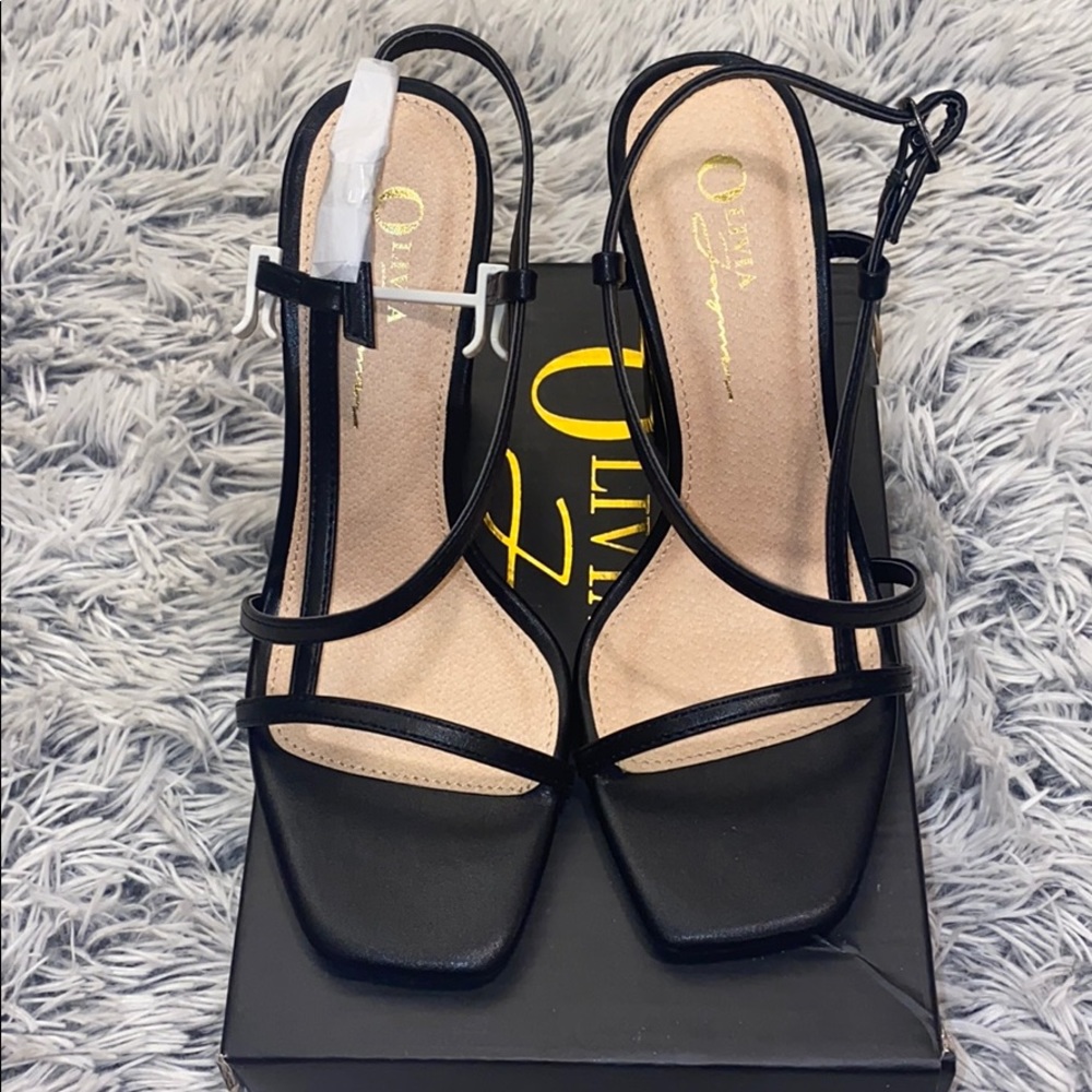 BLACK SQUARE TOE HEELS *2/$15*